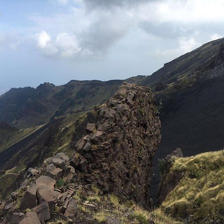 Etna En Vie Acomodação com café da manhã Zafferana Etnea Exterior foto